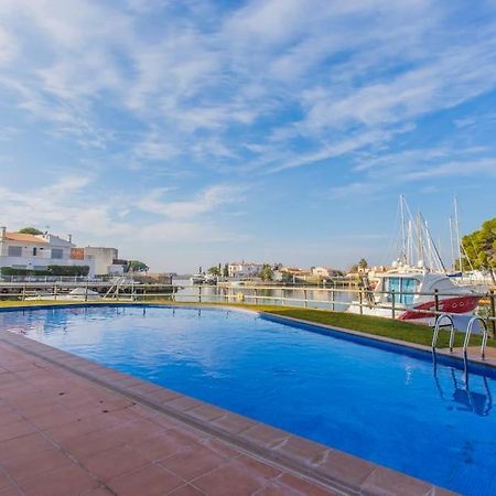 Piso De 2 Habitaciones, 3 Piscinas Y Cerca Del Mar Rosas Exterior foto