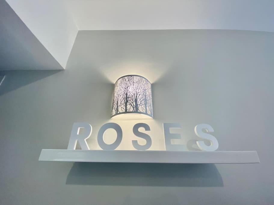 Piso De 2 Habitaciones, 3 Piscinas Y Cerca Del Mar Rosas Exterior foto