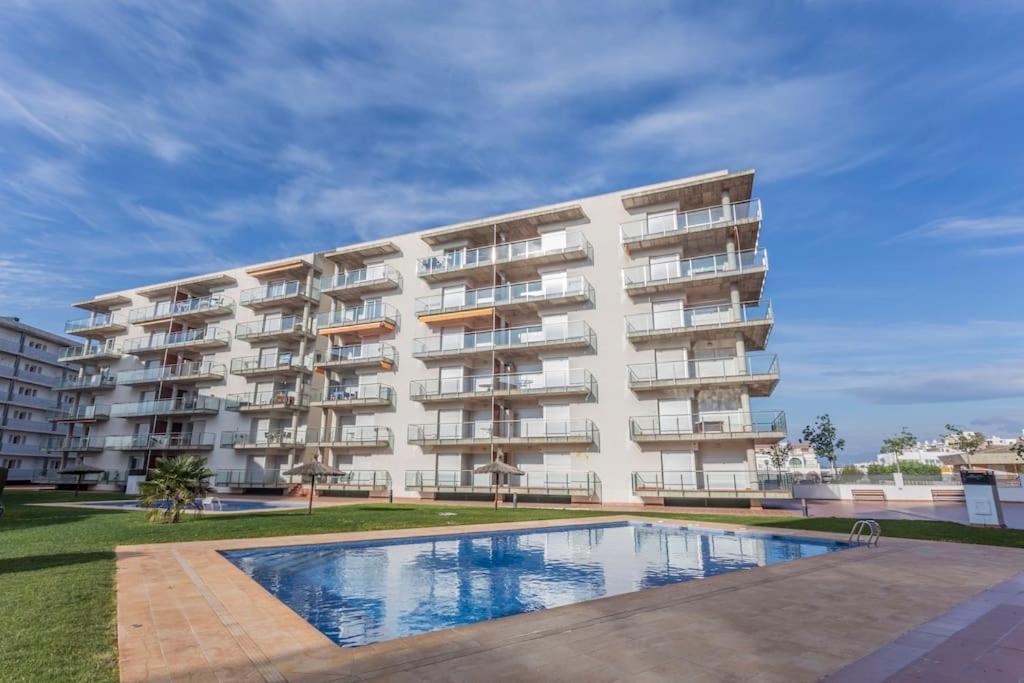 Piso De 2 Habitaciones, 3 Piscinas Y Cerca Del Mar Rosas Exterior foto